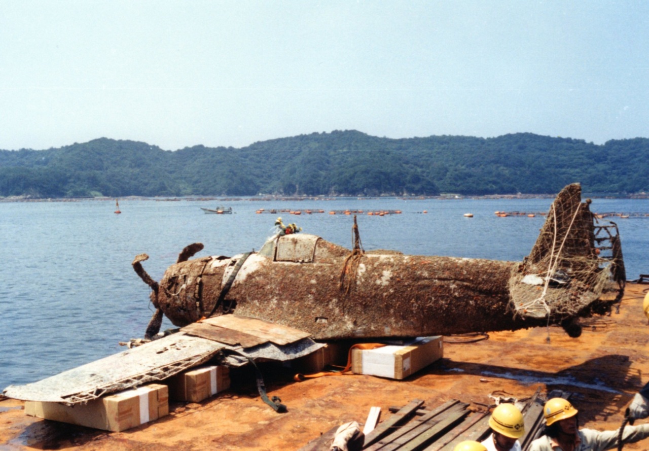 写真】終戦から33年後に海底から発見された戦闘機「紫電改」が