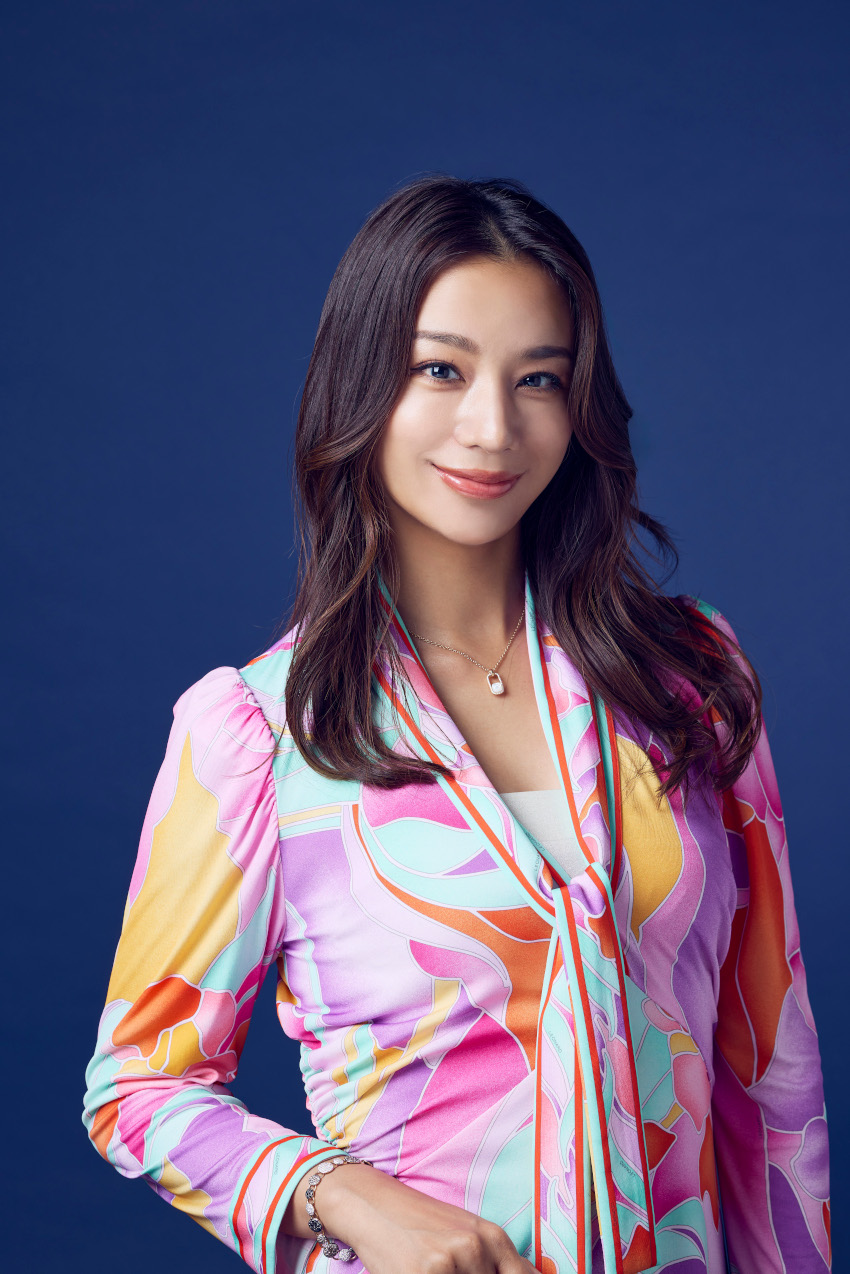 【最終価格】Adelly 高橋メアリージュンさん、MEGUMIさん、ドラマ着用 最終価格】Adelly 高橋メアリージュンさん、MEGUMIさん、ドラマ着用