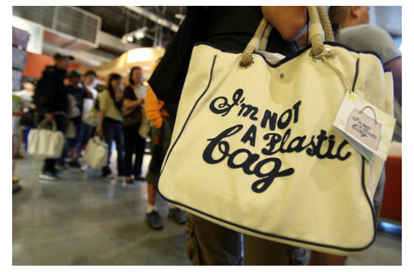 社会現象にもなったエコバッグ「I'm NOT A Plastic Bag」の現在
