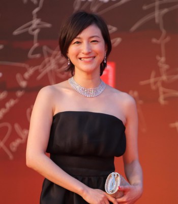 広末涼子と竹内結子…1980年生まれの二大女優が18歳で書いた